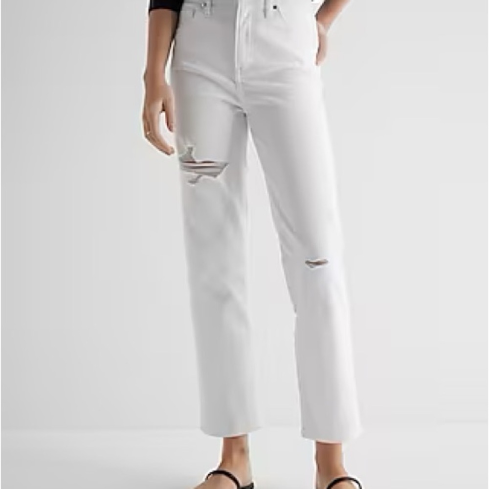 Express High Waisted White Ripped Straight Ankle Jeans. NWT 2 Short